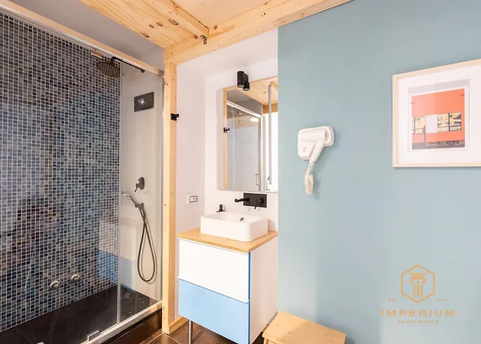 Imperium Vittorio - 4 Bdr, Center, 100mt To Train Station, Pvt Bathrooms, A-c Ρώμη